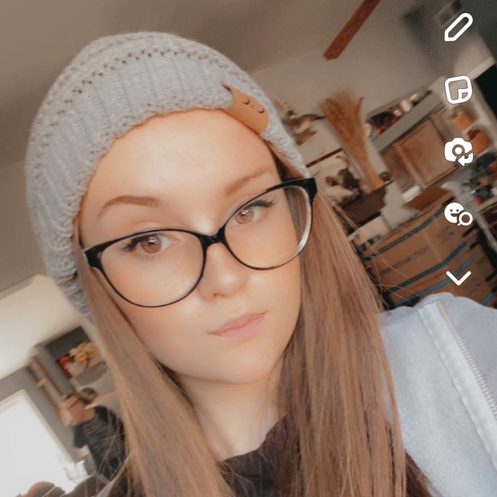 Meet your Posher, Lexie